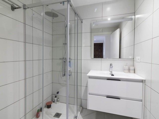 Apartamento con 3 Dormitorios  en Los Flamingos