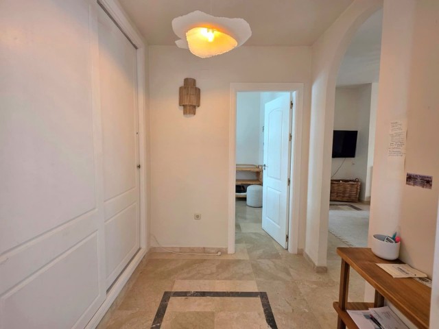 Apartment, Aloha, R5486923