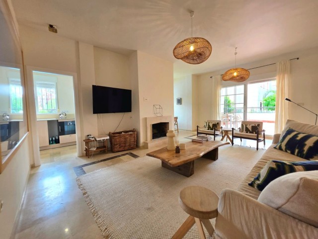 Apartment, Aloha, R5486923