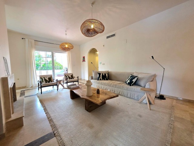 Apartamento con 3 Dormitorios  en Aloha