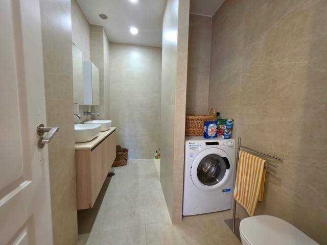 Apartamento con 3 Dormitorios  en Aloha