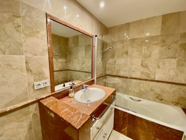 Apartamento con 2 Dormitorios  en Hacienda del Sol