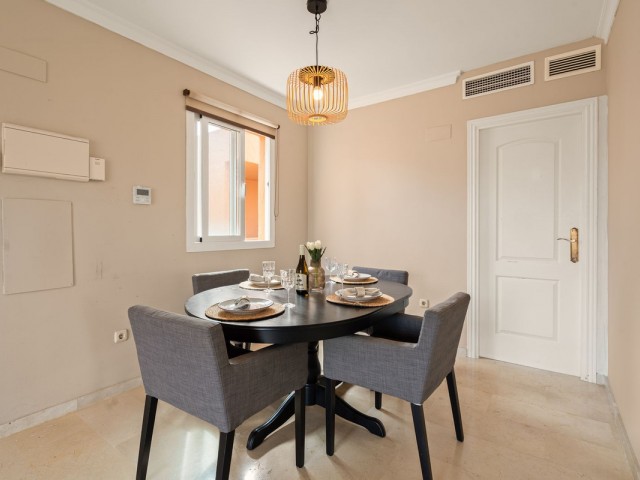 2 Bedrooms Apartment in Elviria