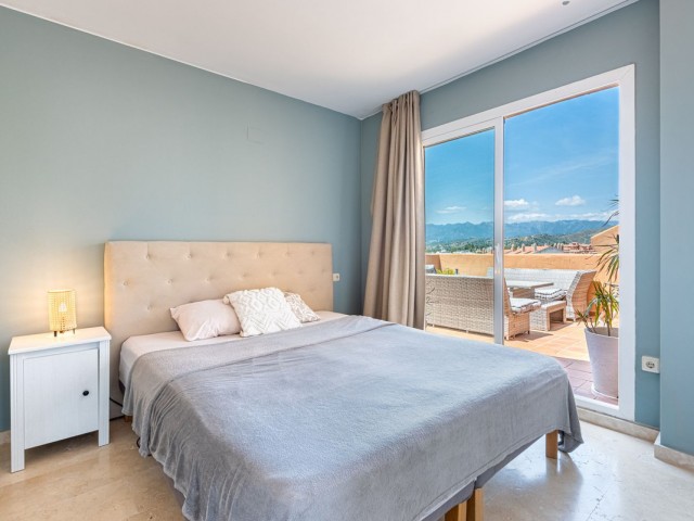2 Bedrooms Apartment in Elviria