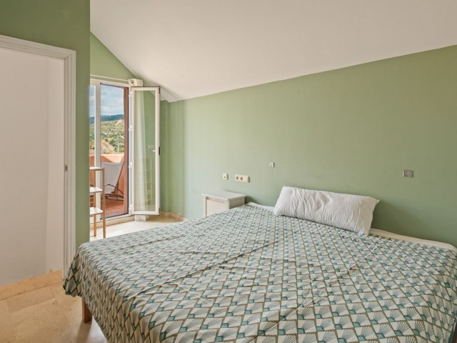 2 Bedrooms Apartment in Elviria