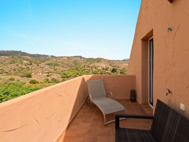 2 Bedrooms Apartment in Elviria