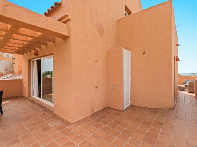 2 Bedrooms Apartment in Elviria