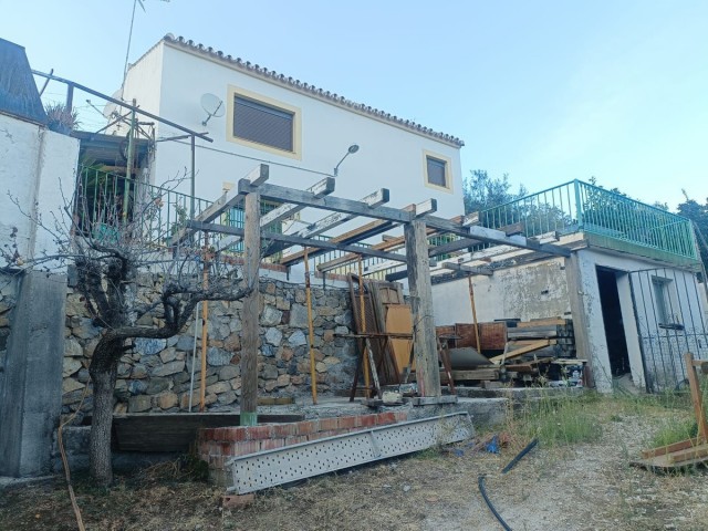 Villa con 4 Dormitorios  en Ojén