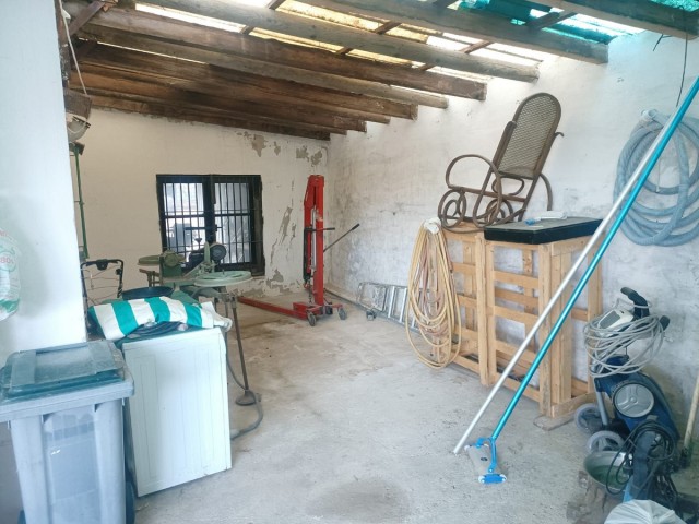 Villa con 4 Dormitorios  en Ojén