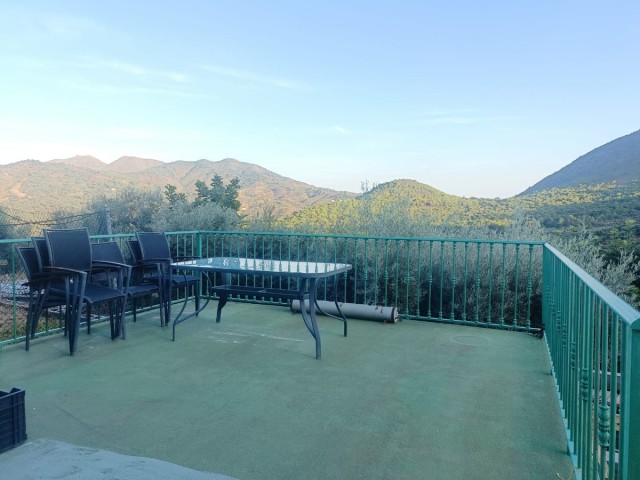 Villa con 4 Dormitorios  en Ojén