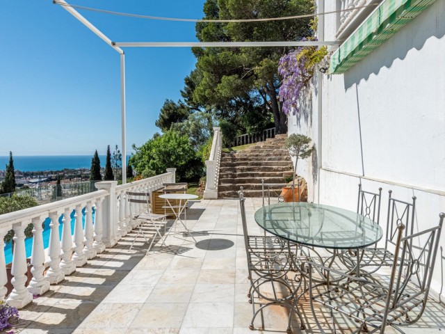 5 Bedrooms Villa in Marbella
