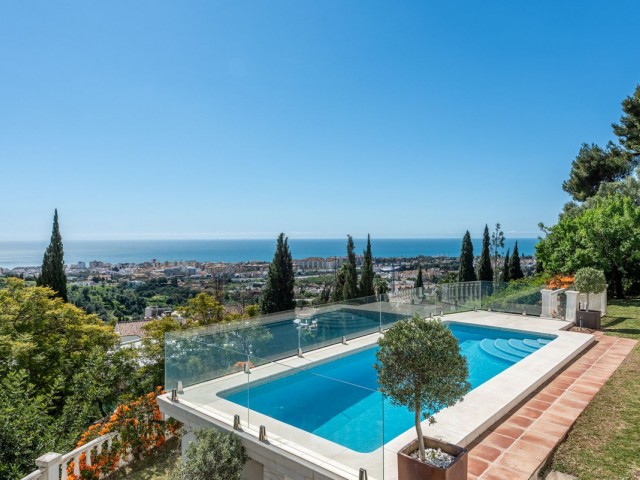 5 Bedrooms Villa in Marbella