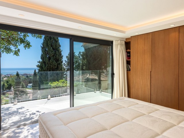 5 Bedrooms Villa in Marbella