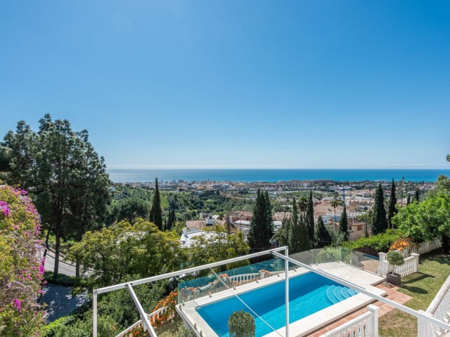 5 Bedrooms Villa in Marbella