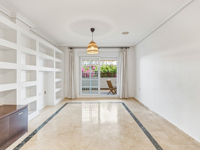 Apartment, The Golden Mile, R5436193