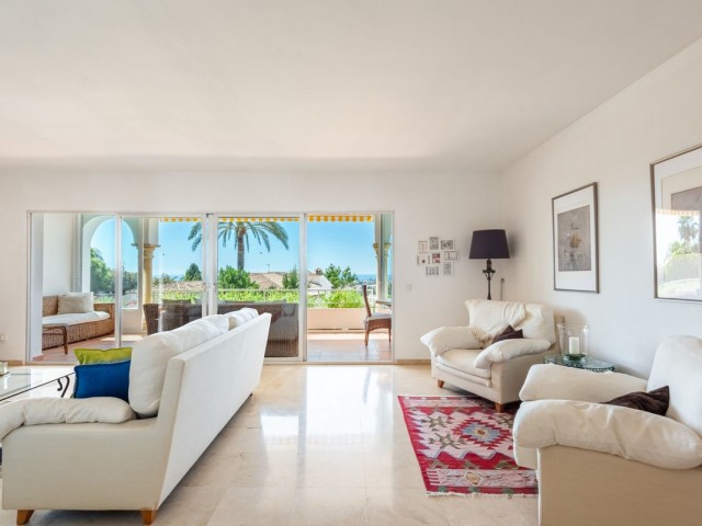 2 Bedrooms Townhouse in El Paraiso