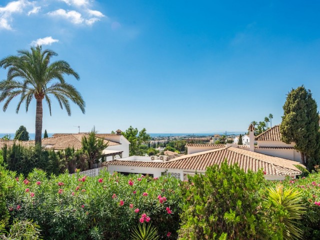 2 Bedrooms Townhouse in El Paraiso