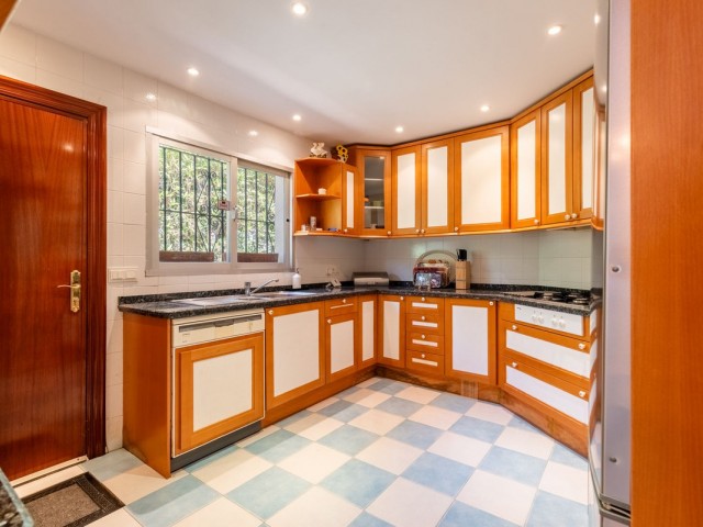 2 Bedrooms Townhouse in El Paraiso