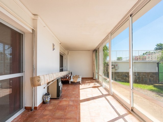 2 Bedrooms Townhouse in El Paraiso