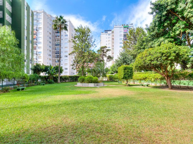 3 Bedrooms Apartment in Los Boliches