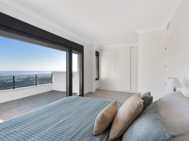 Maison mitoyenne avec 3 Chambres  à La Mairena