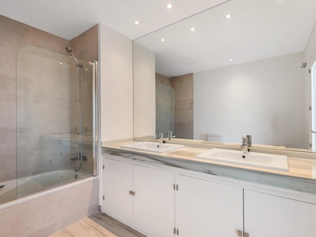 Maison mitoyenne avec 3 Chambres  à La Mairena