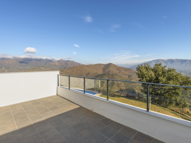 Maison mitoyenne avec 3 Chambres  à La Mairena