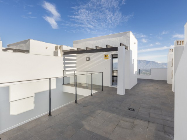 Maison mitoyenne avec 3 Chambres  à La Mairena