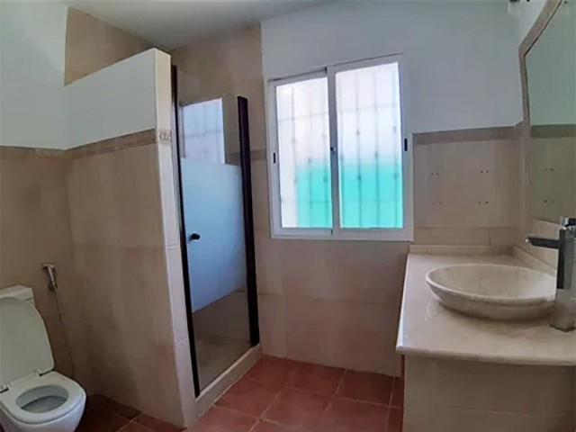 Villa avec 3 Chambres  à Nueva Andalucía