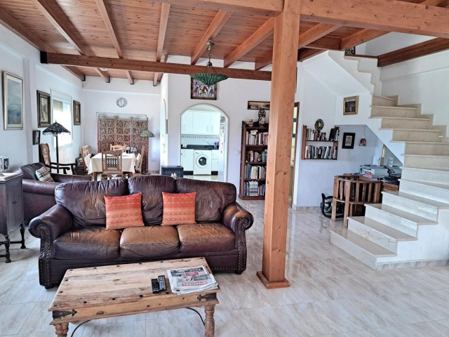 Villa avec 4 Chambres  à Alhaurín el Grande