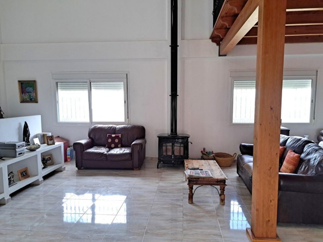 Villa avec 4 Chambres  à Alhaurín el Grande